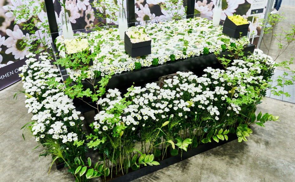 【断捨離セール❗️】美品 メインテーブル装花 フューネラルビジネスフェアでノーススターをアピール - Dümmen Orange